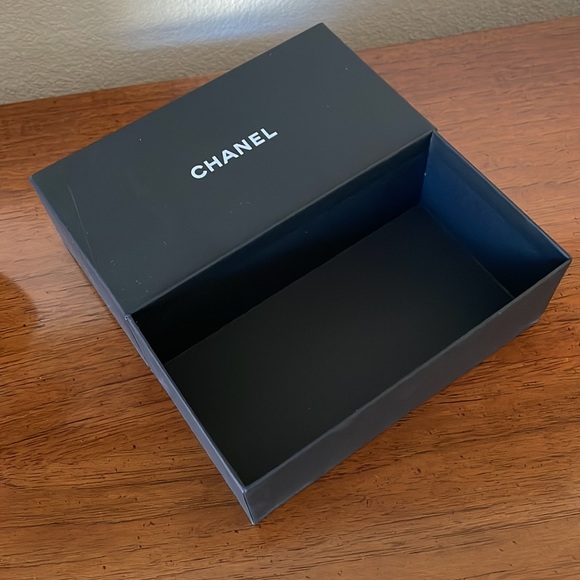 Chanel sunglasses / glasses box - Picture 2 of 2